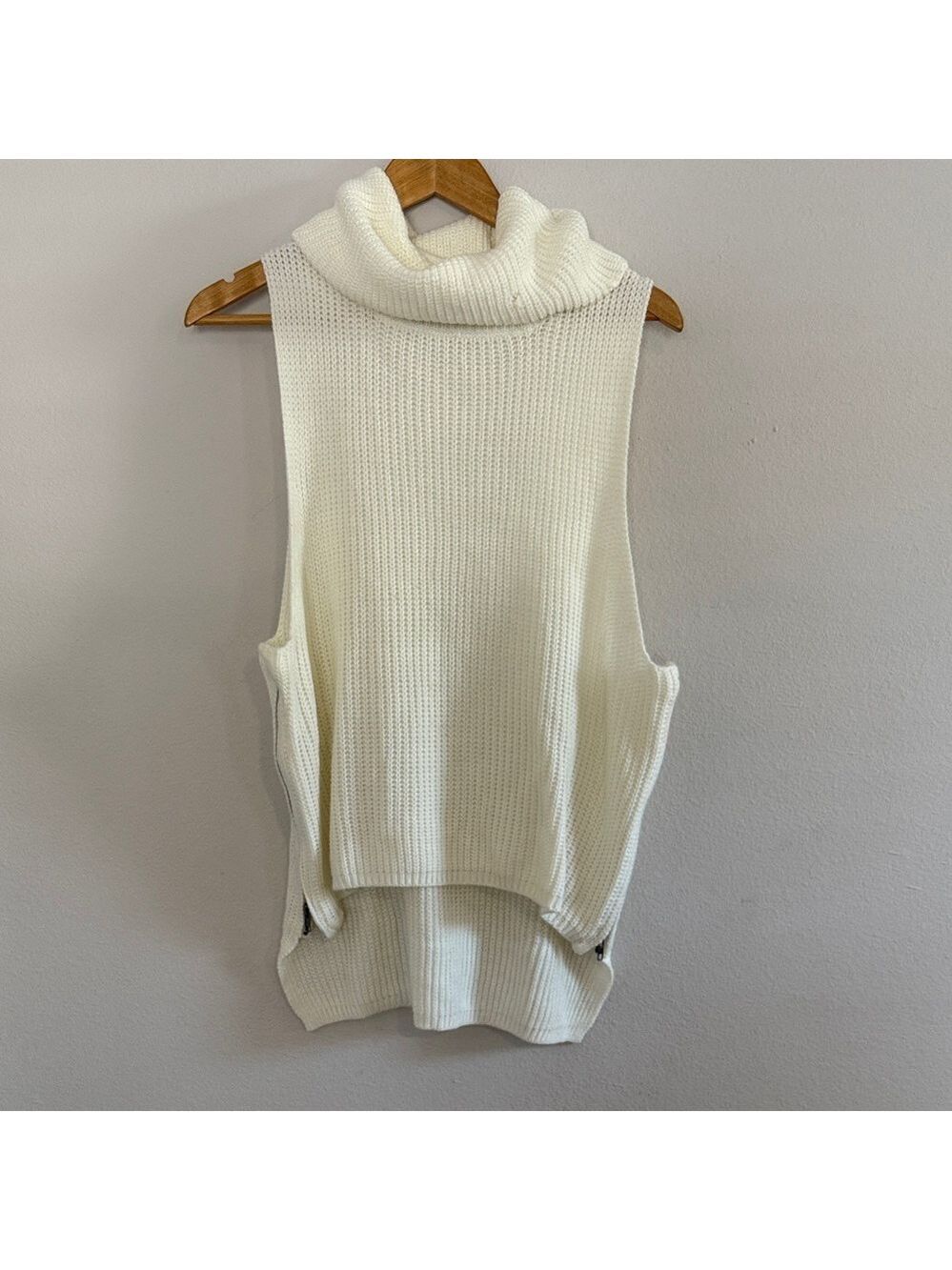 Elegant White Sleeveless Cowlneck Sweater[SG0365]